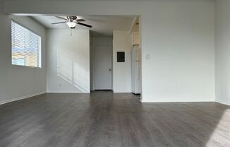 1 bed, 1 bath, 780 sqft, $2,017, Unit 352-J