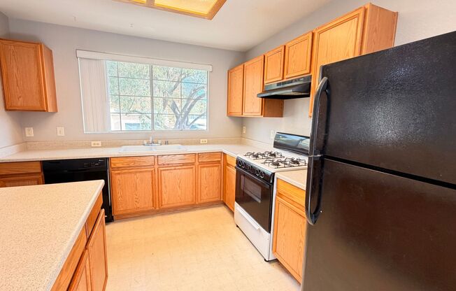 2 beds, 2 baths, $1,595, Unit UNIT 1021