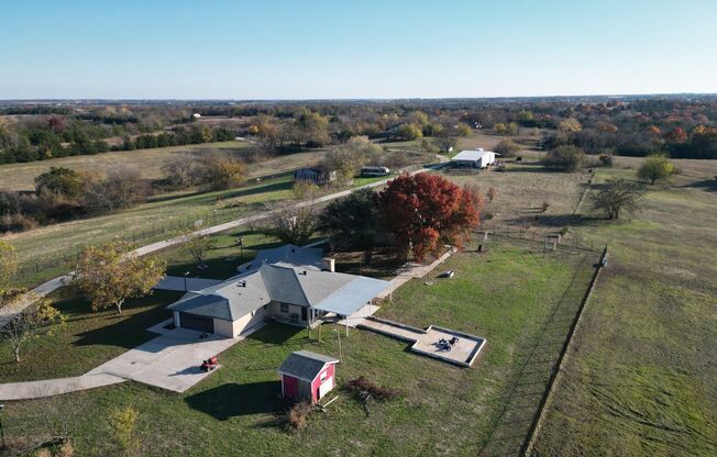 Breath taking views atop one of the highest points in Grayson County!