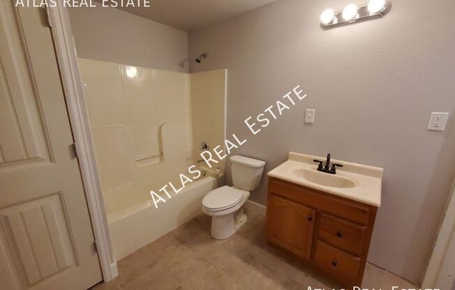 Studio, 1 bath, 650 sqft, $800