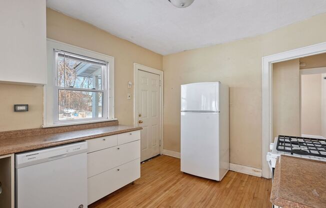 240 Irving Ave North