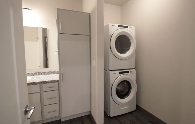 1 bed, 1 bath, 720 sqft, $1,245, Unit UW 1425-304