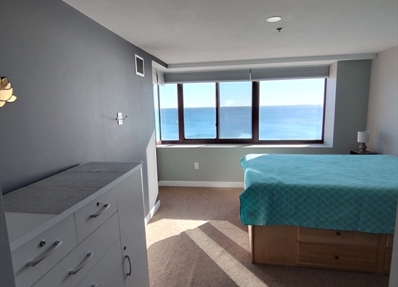 1 bed, 1 bath, 975 sqft, $2,800, Unit 9