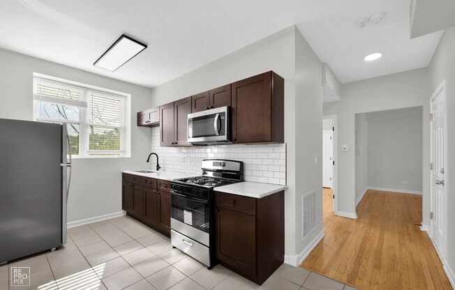 1145 N Austin