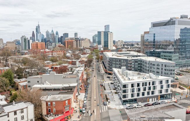 2 beds, 1 bath, $2,650, Unit 411