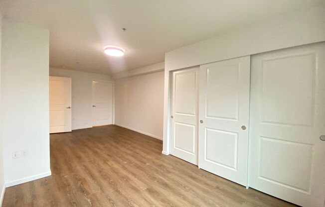 2 beds, 2 baths, 900 sqft, $2,995, Unit 2403-A