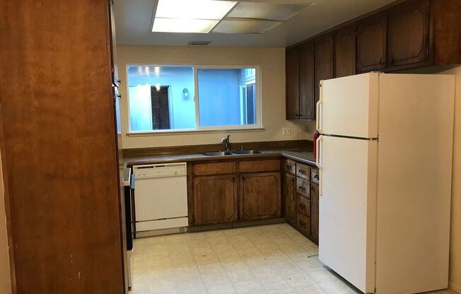 3 beds, 2 baths, $2,425, Unit 1824