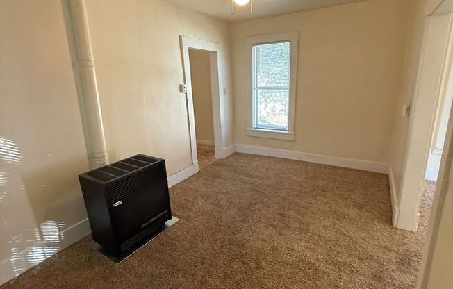 1 Bonus Room House close to Downtown