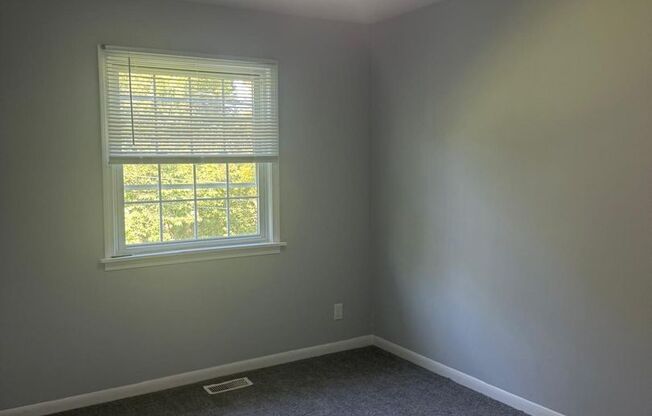3 beds, 1 bath, 1,000 sqft, $1,800, Unit 145HS