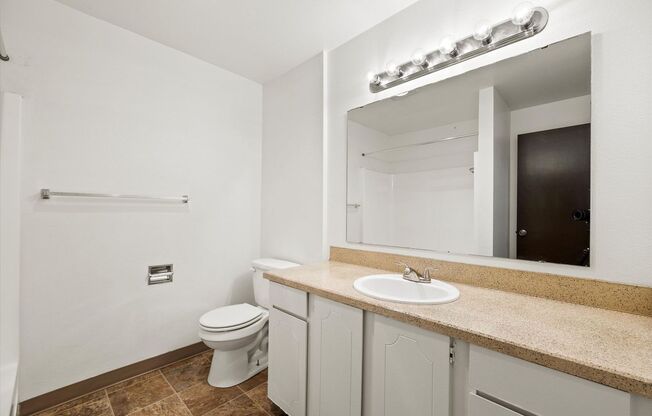 2 beds, 1 bath, 811 sqft, $1,395, Unit D23