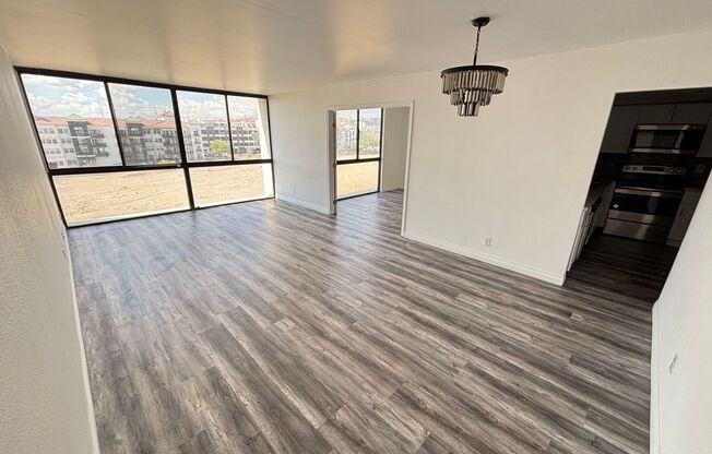 Stunning 2-Bed, 2-Bath High-Rise Residence in Wimbledon Tower