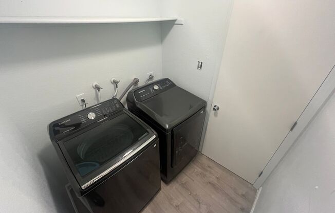 2 beds, 2 baths, $2,450, Unit # 201
