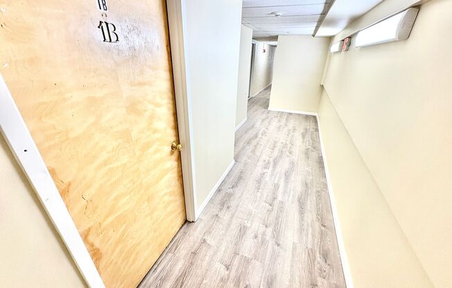1 bed, 1 bath, 272 sqft, $1,050, Unit 1B