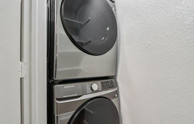 2 beds, 2 baths, 919 sqft, $1,799, Unit 1099