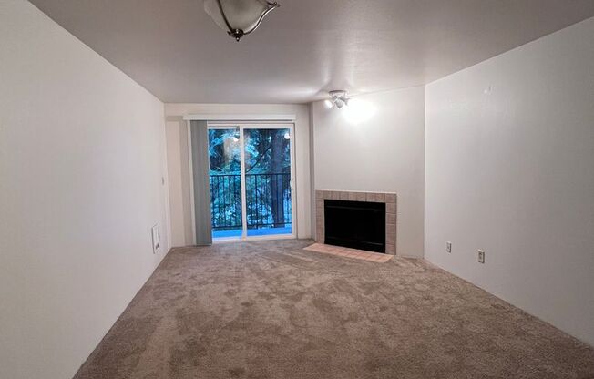 2 beds, 2 baths, 823 sqft, $1,719, Unit 202