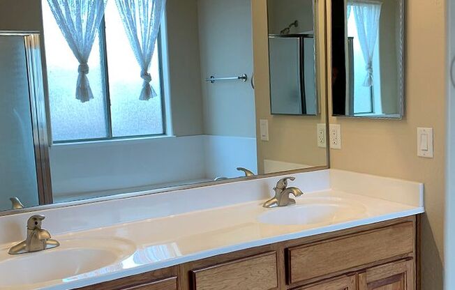 3 beds, 2 baths, $2,525