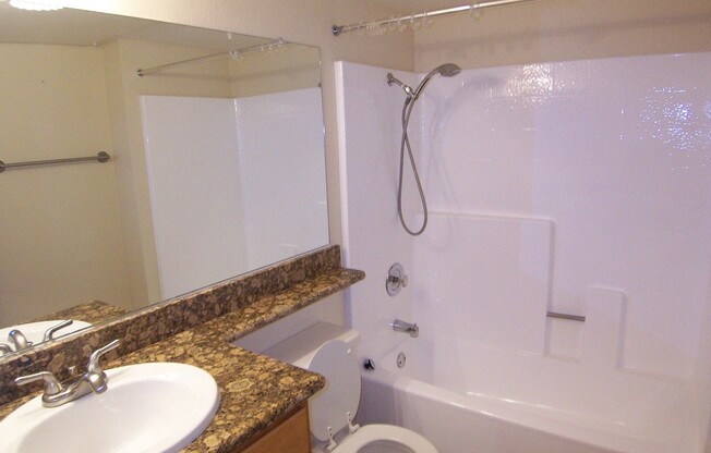 1 bed, 1 bath, $2,200, Unit #118