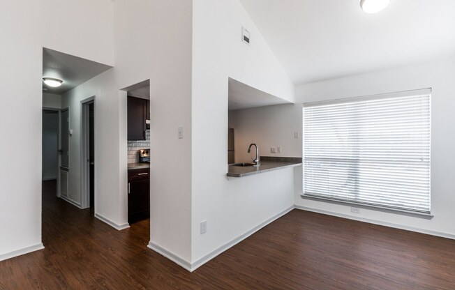 2 beds, 2 baths, $1,749, Unit 1901B