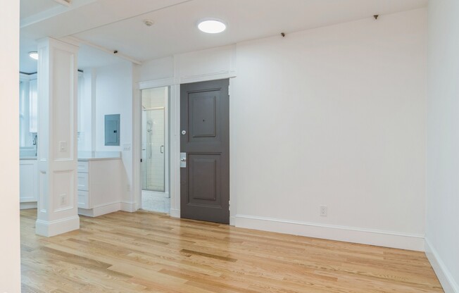 2 beds, 1 bath, 556 sqft, $4,250, Unit 501