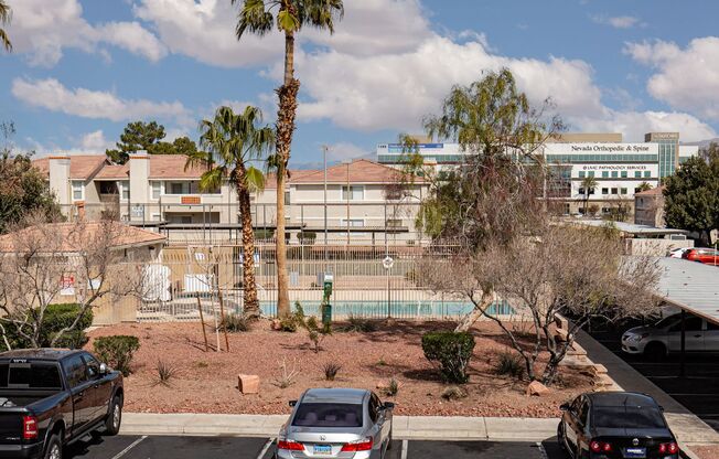 2 beds, 2 baths, $1,400, Unit Building 4