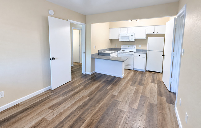 2 beds, 2 baths, 551 sqft, $1,595, Unit 217
