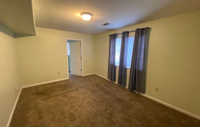 1 bed, 1 bath, 726 sqft, $1,100, Unit 925 Prater Way - 925 #101 Prater Way Sparks, NV 89431