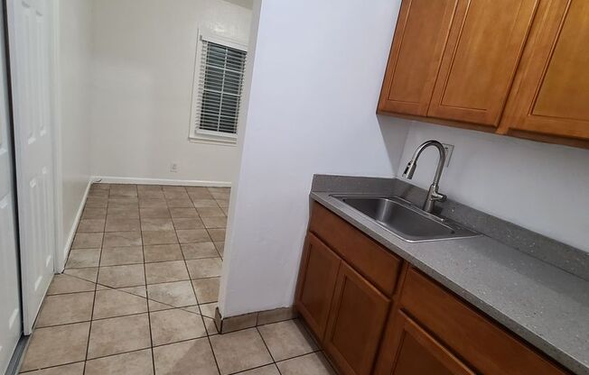 1425 MacArthur Blvd (aka 1425 Grand Ave)