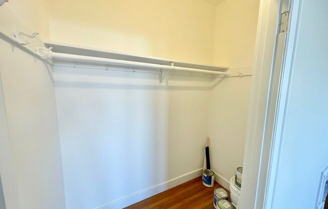 1 bed, 1 bath, $2,600, Unit 1580 Golden Gate #204