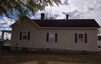 4 beds, 1 bath, $1,250