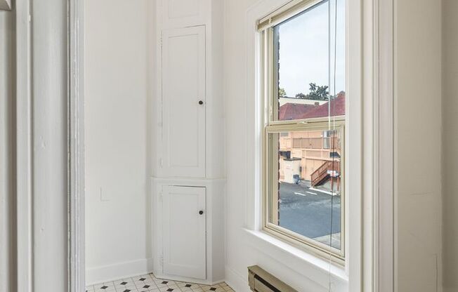 Studio, 1 bath, 425 sqft, $1,595, Unit 420