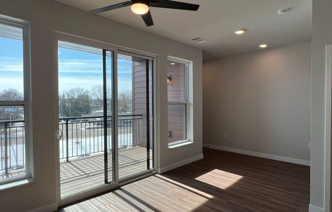 Studio, 1 bath, 532 sqft, $1,375, Unit WR 305-203