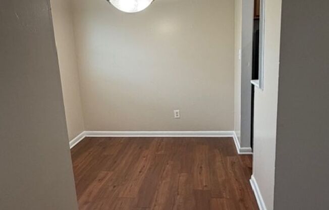 1 bed, 1 bath, 620 sqft, $930, Unit 7116J