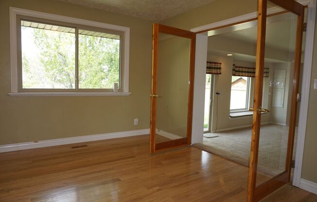 5 Bedroom Sandy Home