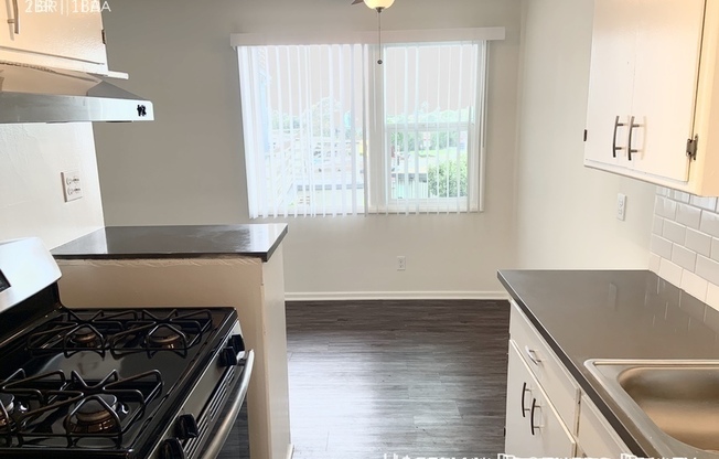 2 beds, 1 bath, $2,395