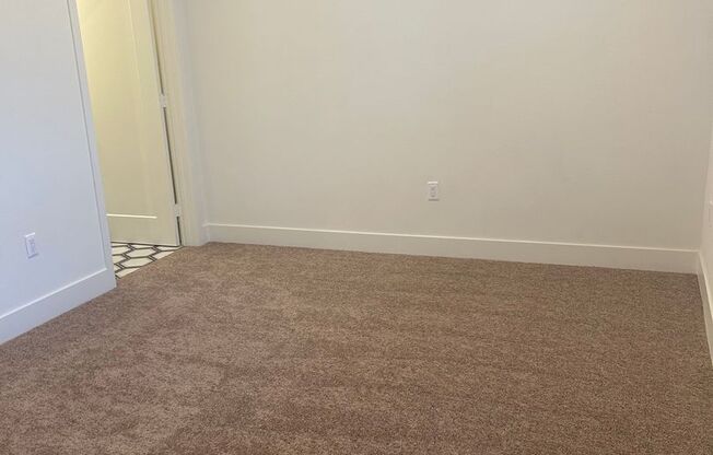 2 beds, 2.5 baths, 1,140 sqft, $4,000, Unit 120