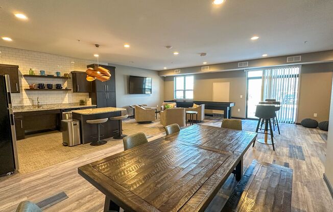 2 beds, 2 baths, 1,046 sqft, $1,850, Unit 215