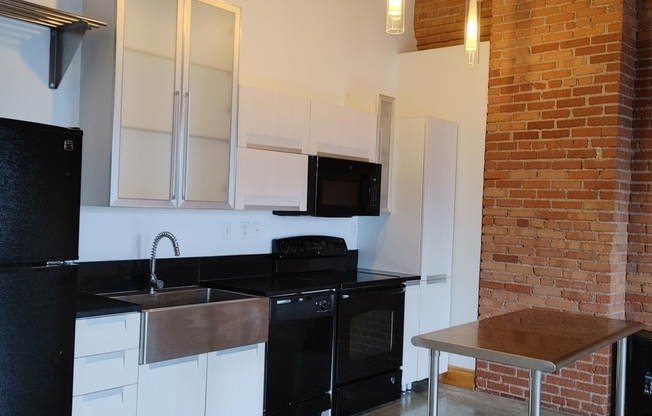 382 W 22nd Street