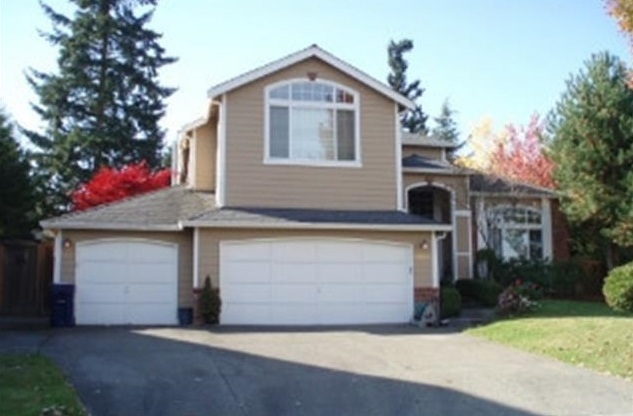 4 beds, 2.5 baths, $2,995