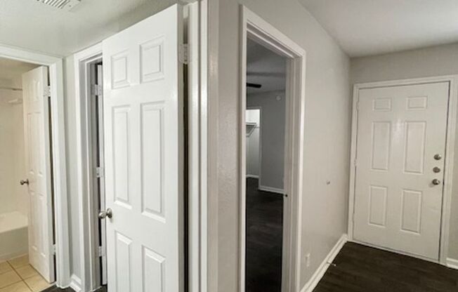 3 beds, 2 baths, 1,256 sqft, $1,550, Unit 12-1203 W/D