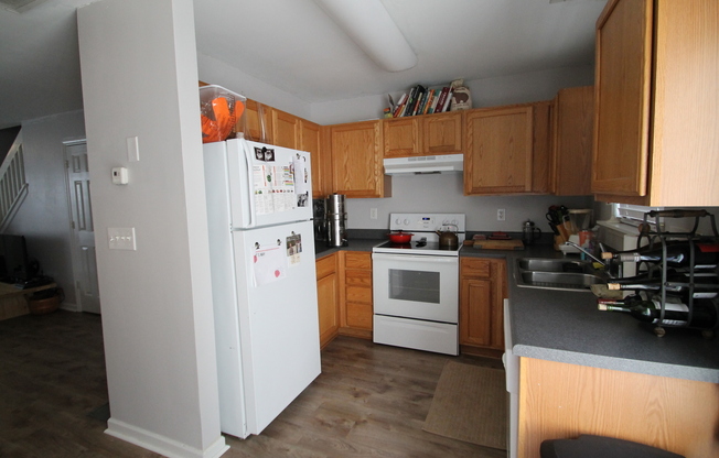 2 beds, 1.5 baths, $1,525