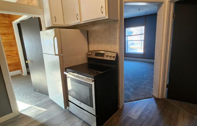 2 beds, 1 bath, $695, Unit 315