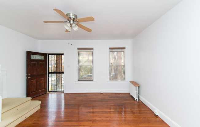 208 CHANNING ST NE