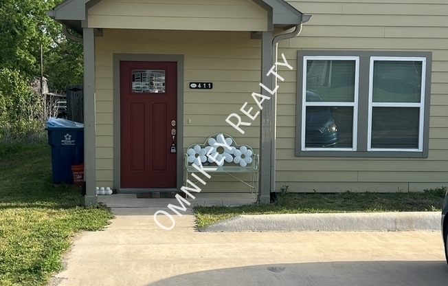 411 E ELM ST