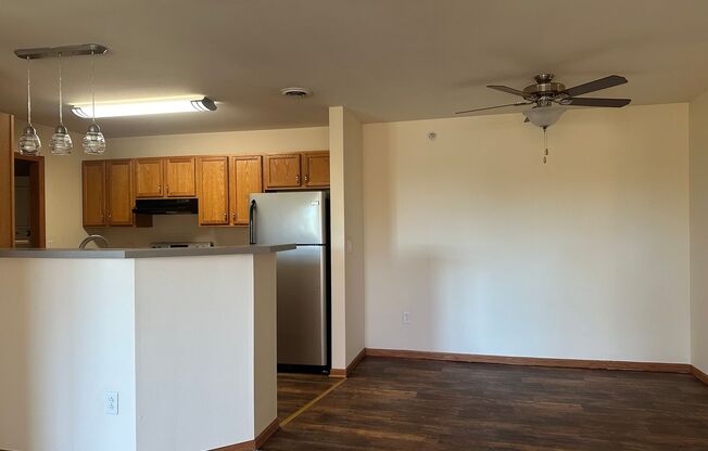 2 beds, 1 bath, 1,086 sqft, $1,535, Unit 927-308