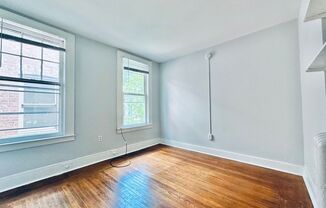 Studio, 1 bath, 400 sqft, $1,295, Unit 21-4