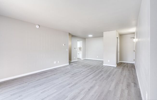 2 beds, 1 bath, 895 sqft, $1,599, Unit 2434 - 2