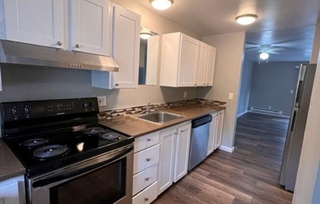 2 beds, 1 bath, 832 sqft, $1,750, Unit Unit 1