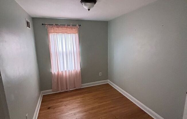 903 RADCLIFFE RD