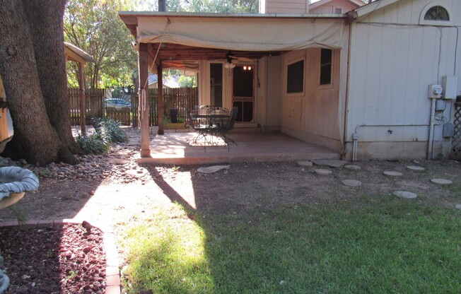 3 beds, 2 baths, $1,895