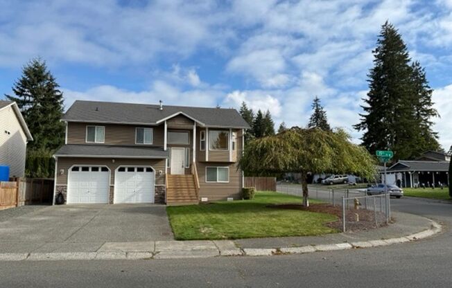 Spacious 5BD/3BTH Everett Home for Lease Near Boeing!